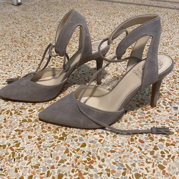 grey closed toe heels with fringe tie - Picture 2 of 4